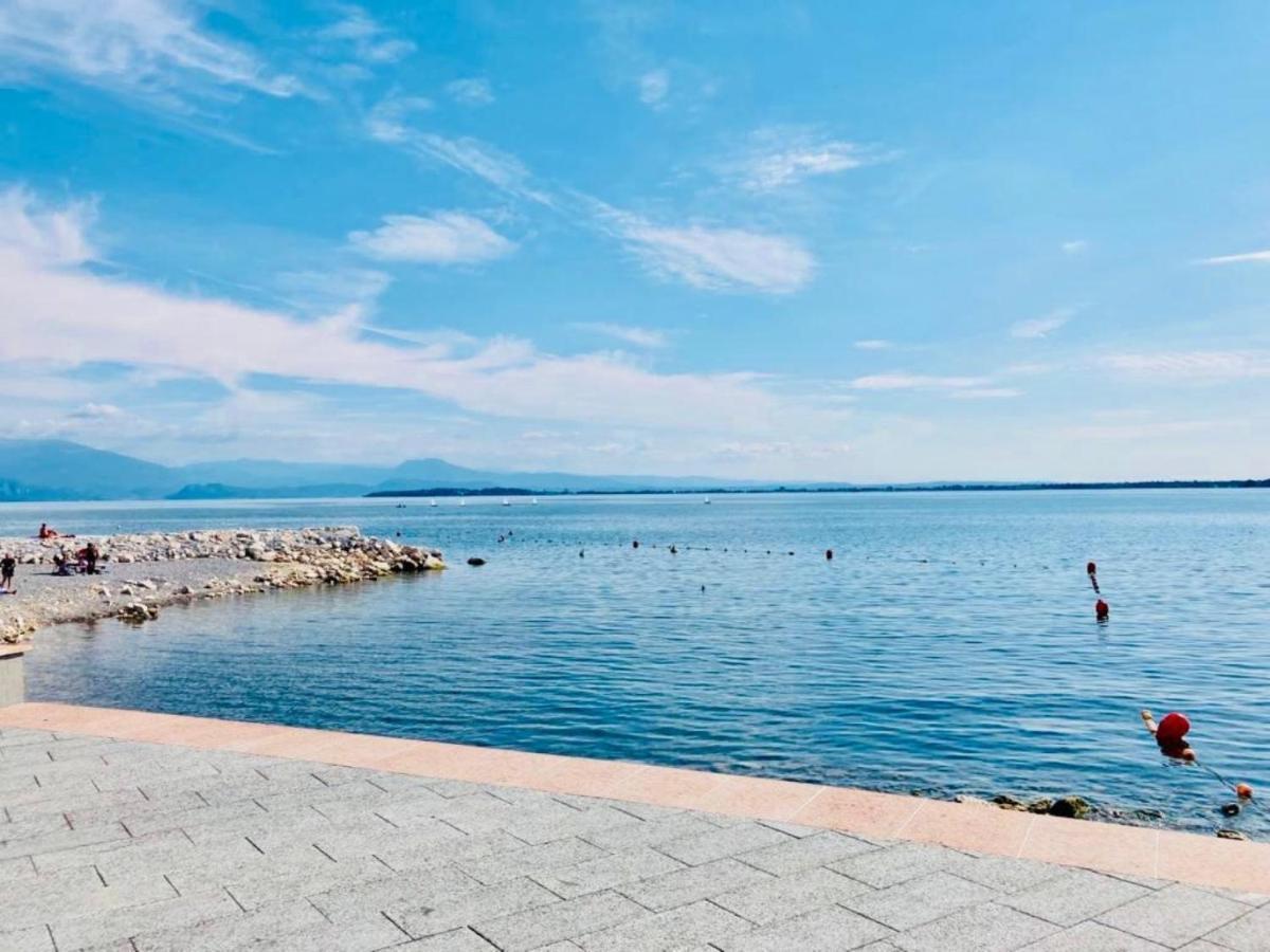 Palm Beach - Your Private And Complete Apartment In Desenzano Del Garda Exteriör bild